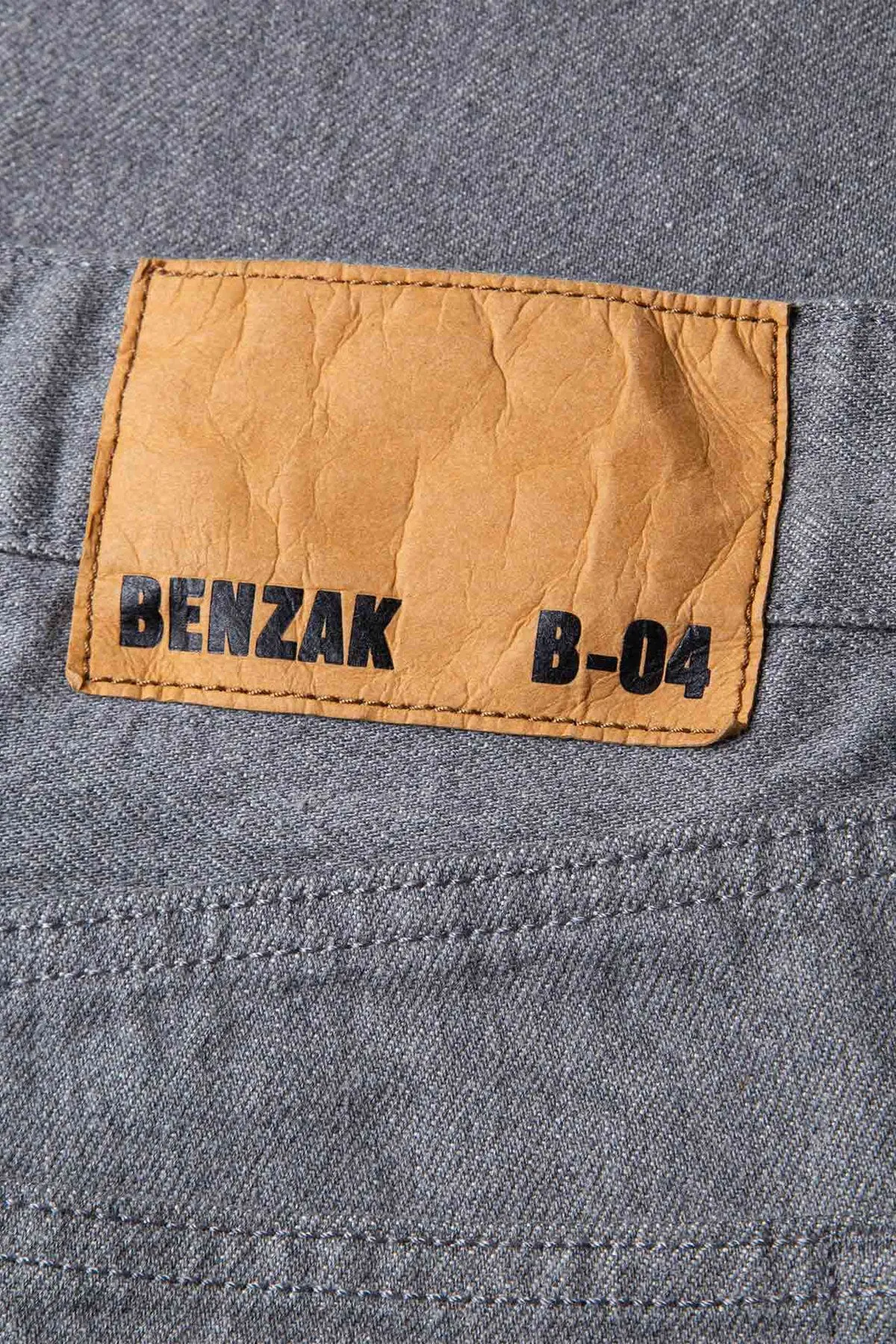 Benzak - B-04 Relaxed 14 oz. Selvedge Colour Denim in Grey