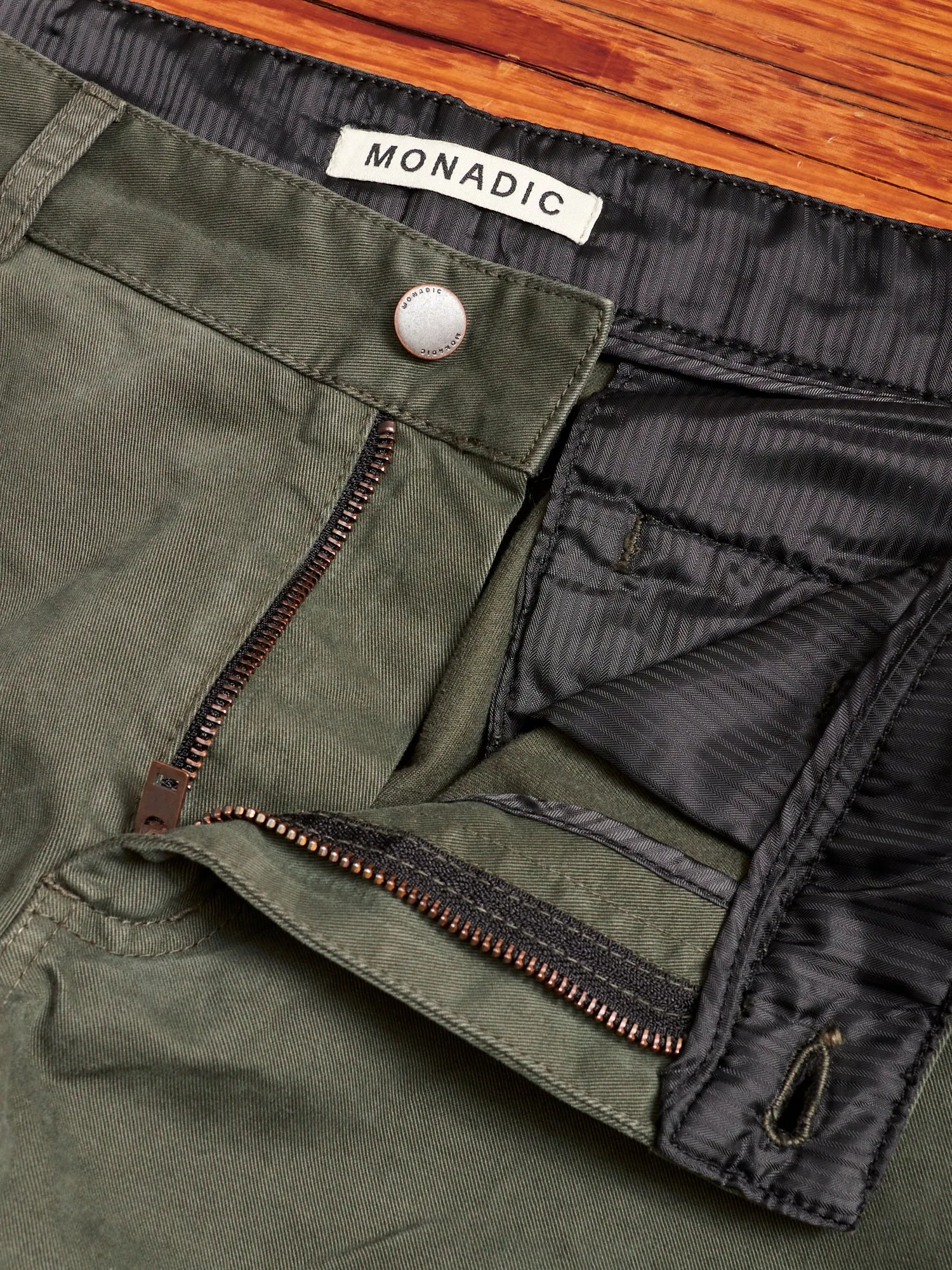 Relaxed Taper Cargo Chino in Olive Drab