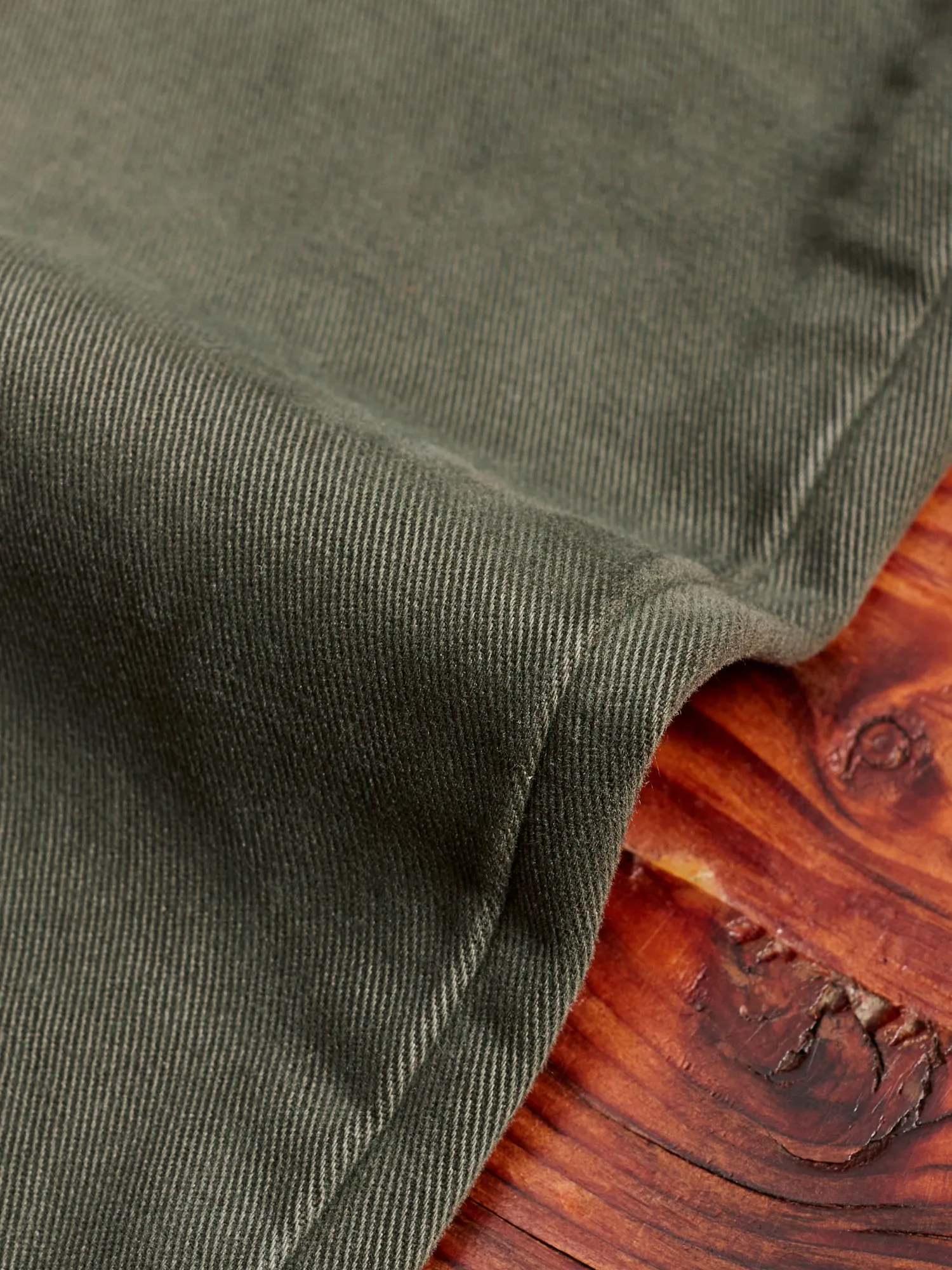 Relaxed Taper Cargo Chino in Olive Drab