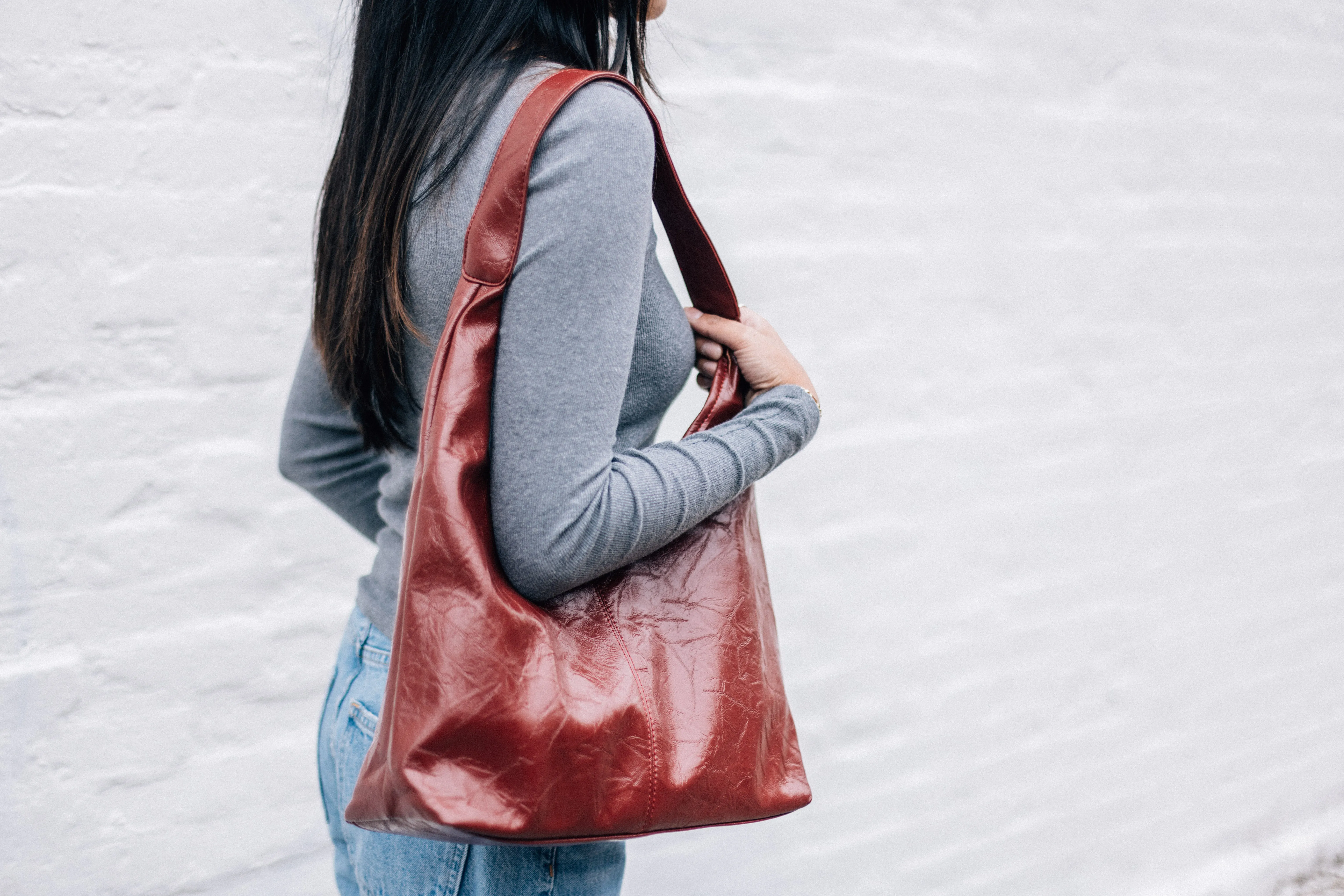 SMALL VEGAN SLOUCH-RED